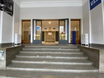 Entrée bâtiment J - av. F. Roosevelt